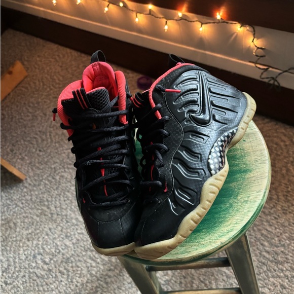 Black Bape size 7 
Blue Foamposite size 6.5y 
Black Foamposite size 6.5y - Picture 6 of 6